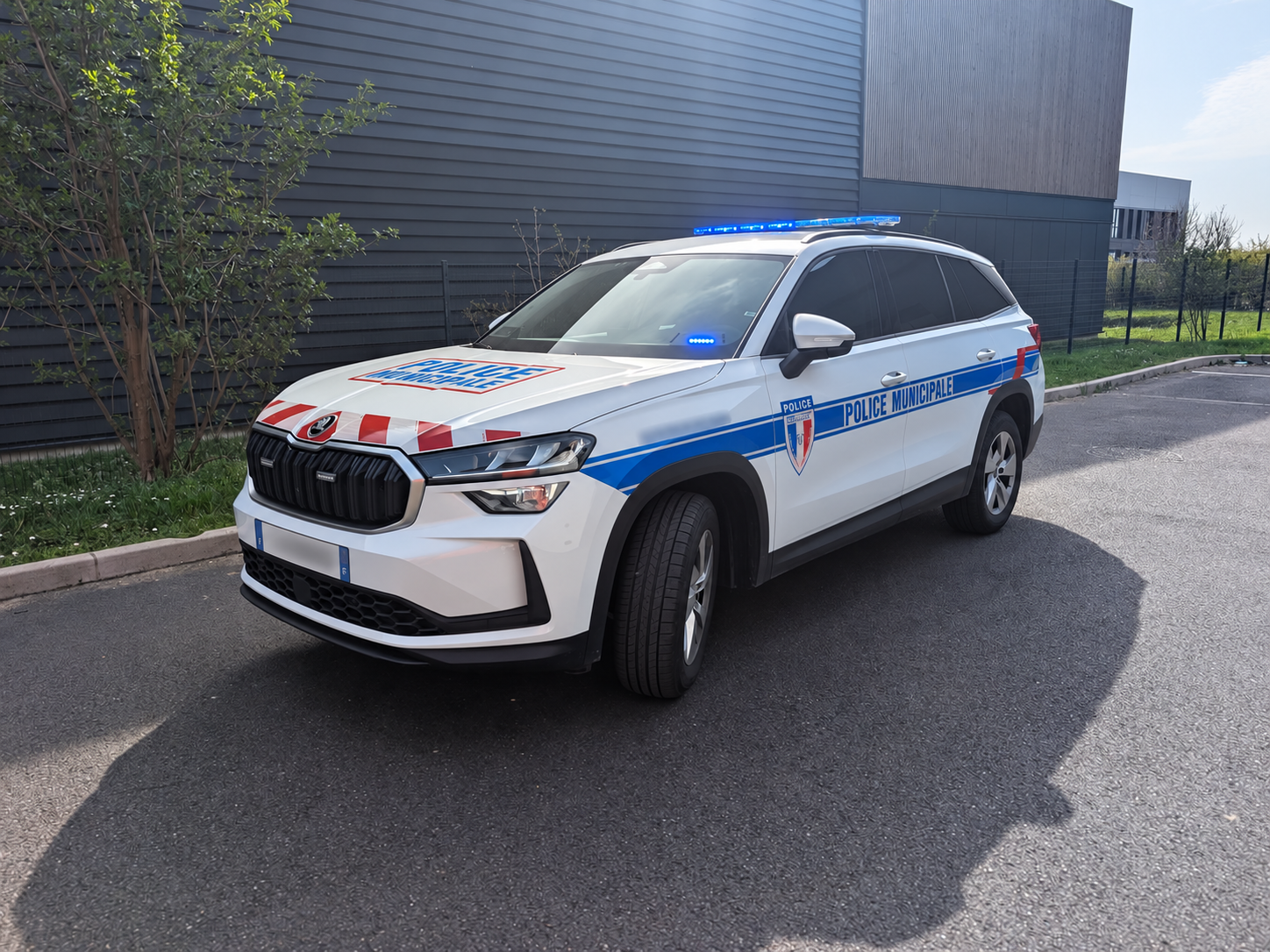 Exemple d’intégration de signalisation lumineuse sur véhicule d’intervention par VASA PRO